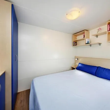 Tatil Evi Mobile Homes Knaus Ruegen, Altenkirchen *