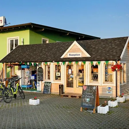 Mobile Homes Knaus Ruegen, Altenkirchen Tatil Evi *
